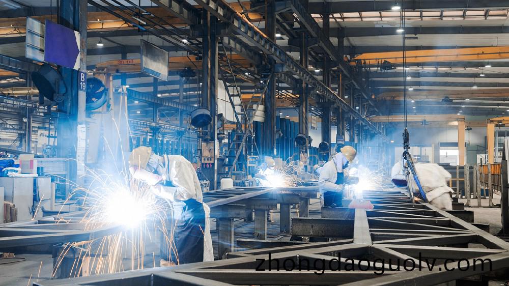 Is there a lot of smoke and dust in the workshop, making it difficult to recruit workers? Superman helps create a clean working environment!