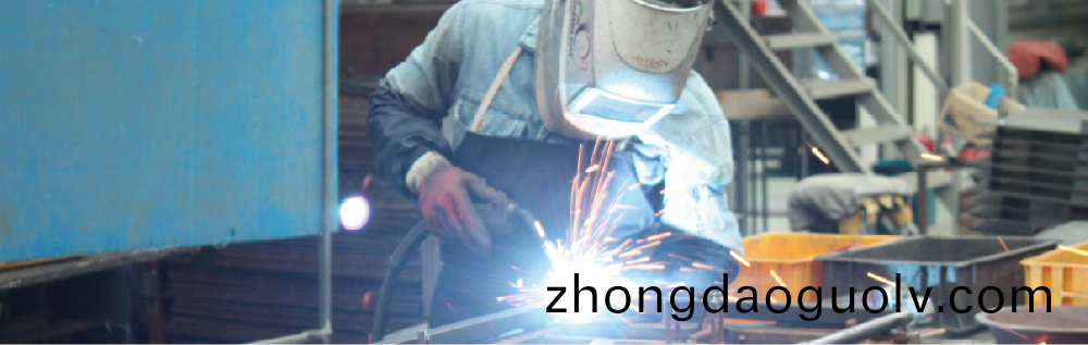 激(ji)光切割(ge)車間的(de)